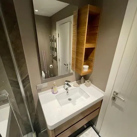 A Lovely And New Place In Beylikduzu Appartement